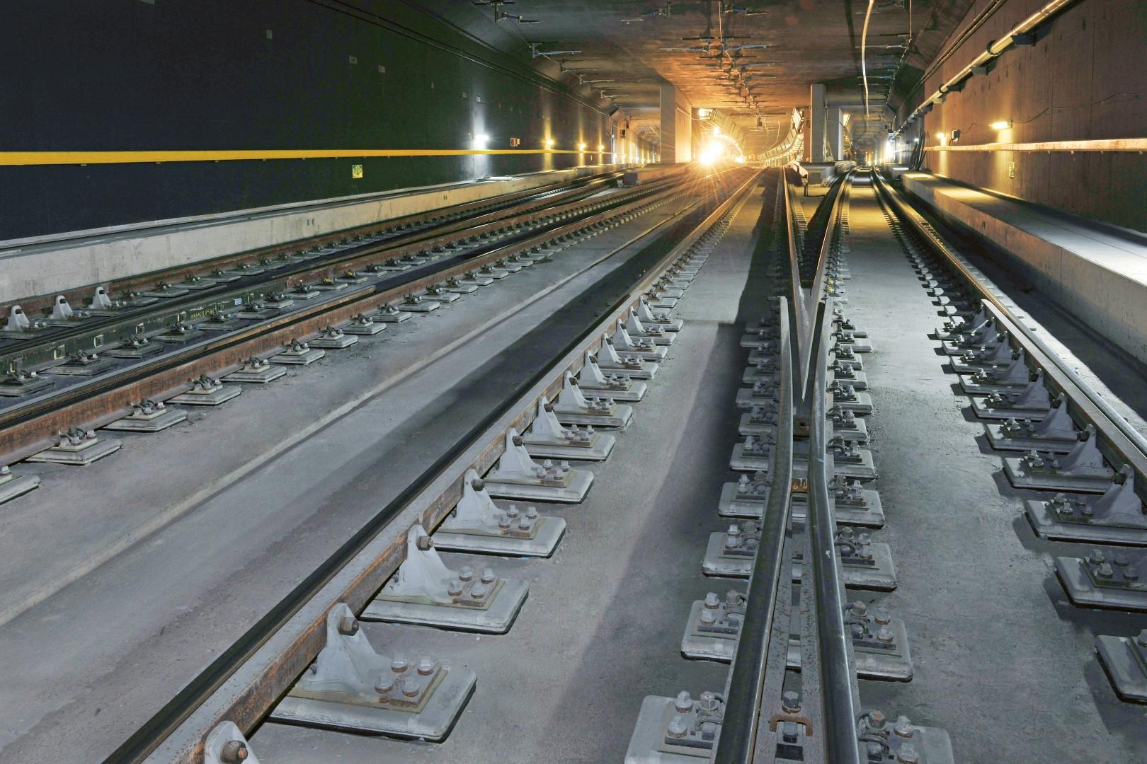 In Tunnels | Sonneville